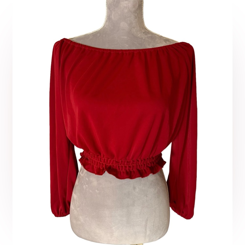XOXO red crop top with slit sleeve/ruffle hem. Size L